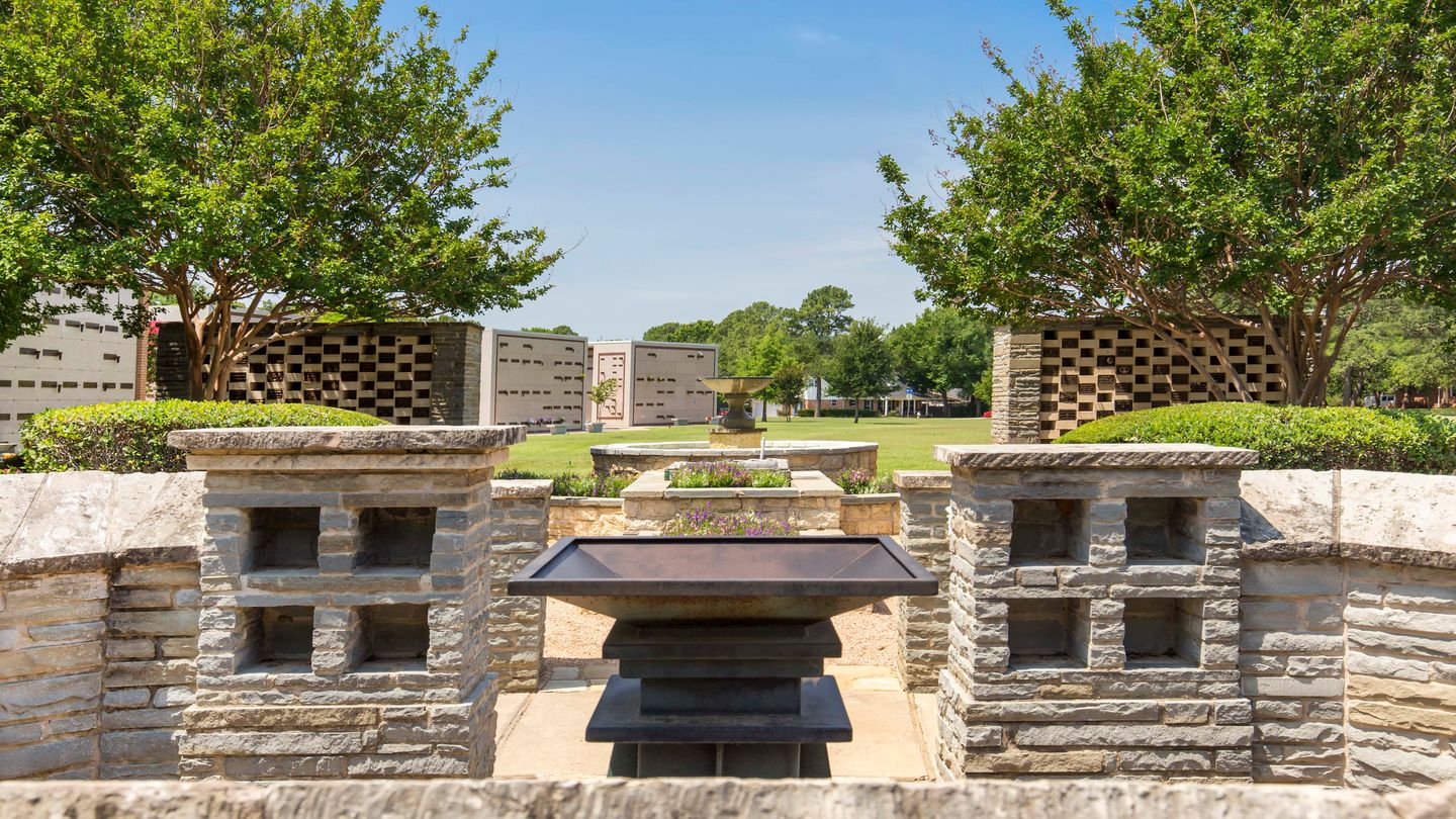 Moore Funeral Home & Memorial Gardens