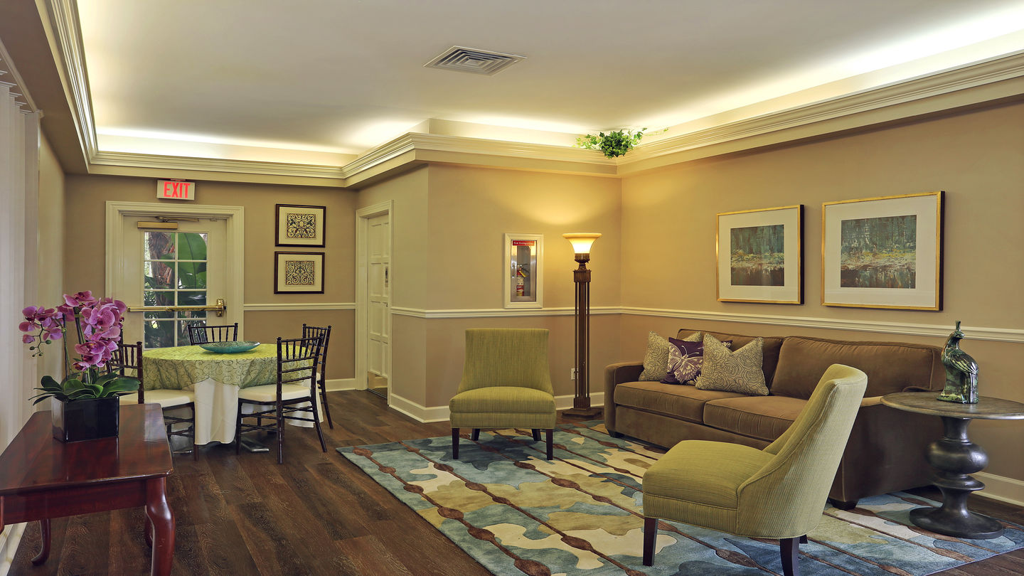 Sitting room at Meadowlawn Funeral Home and Memorial Gardens