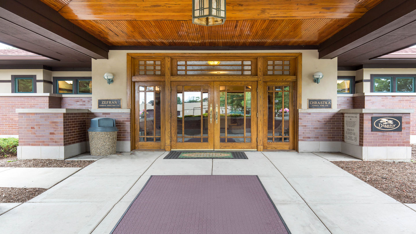 Entrance at Mount Auburn Funeral Home