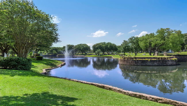 The lake in Forest Park Lawndale