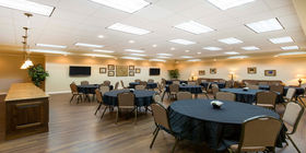 Área de recepción de Forest Park Lawndale Funeral Home