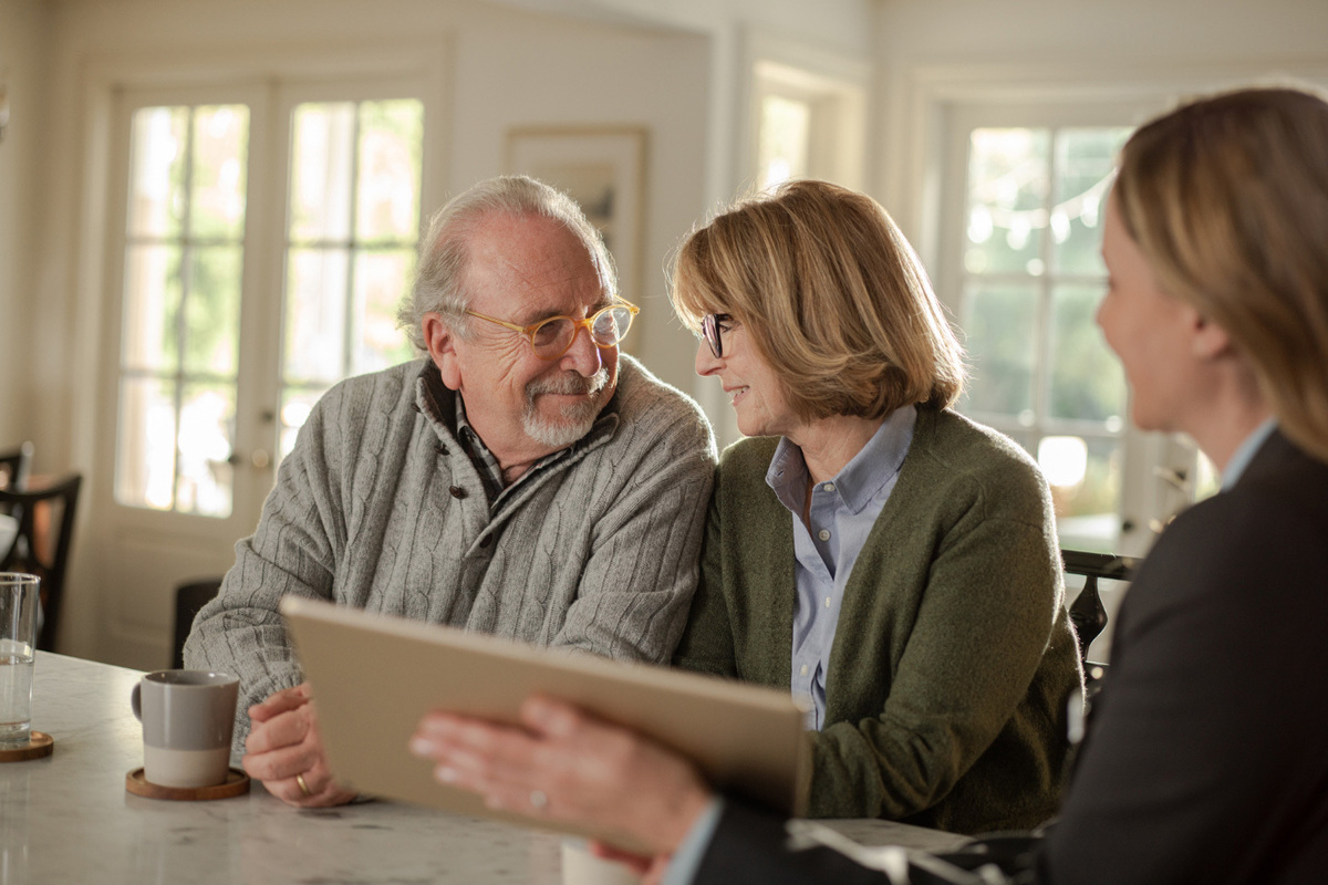 Couple preplanning with associate at home