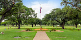 Veterans Section at Laurel Land Memorial Park - Dallas