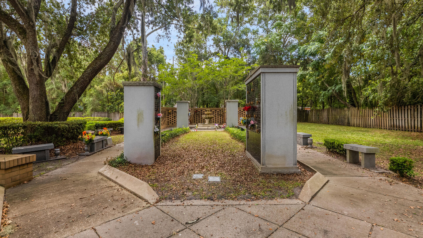 Cremation Garden at Hardage - Giddens Greenlawn Funeral Home and Cemetery