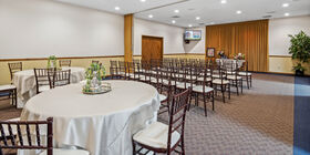 Standard reception venue at Davison-Fulton Woodland Chapel & Parkview Cemetery