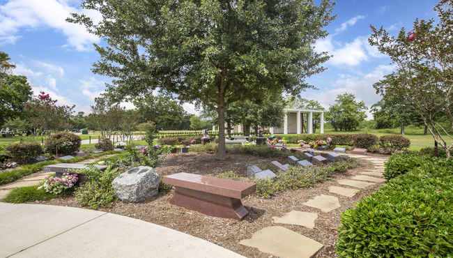 Gardens at Earthman Resthaven Cemetery